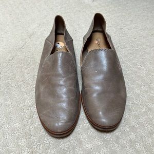 Lucky Brand size 7 tan leather flat loafers